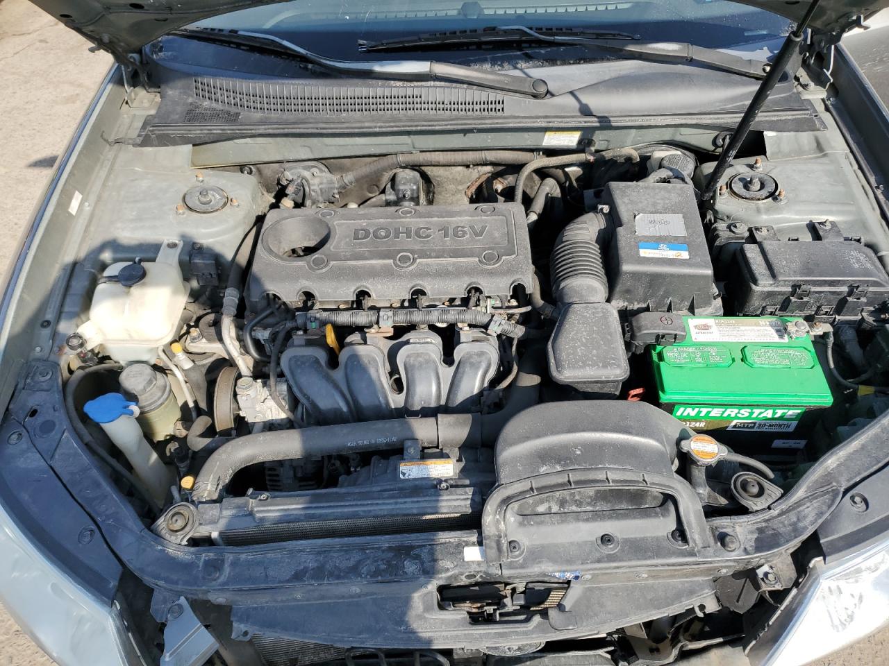 2010 Hyundai Sonata - Image 11