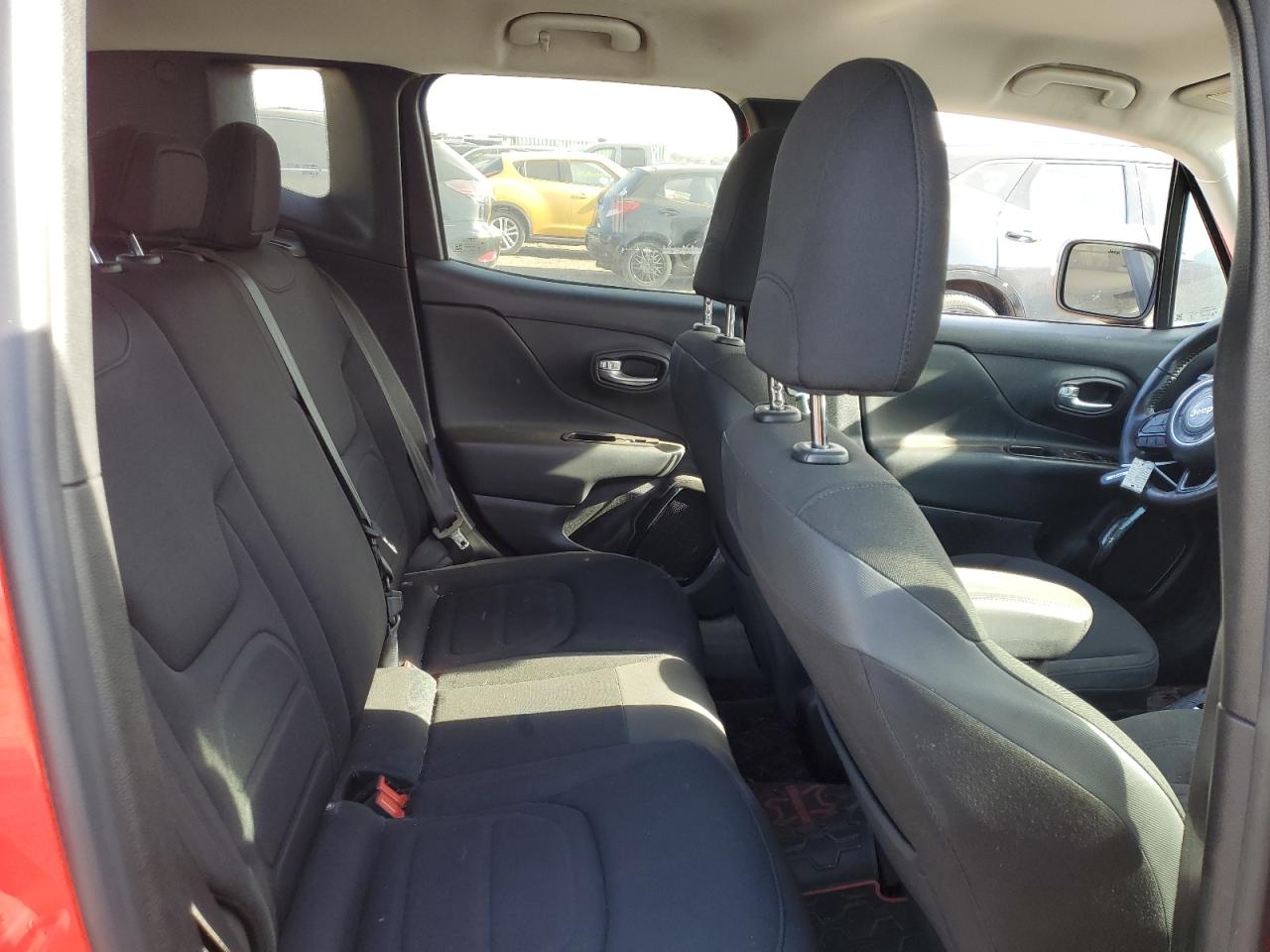 2017 Jeep Renegade - Image 10