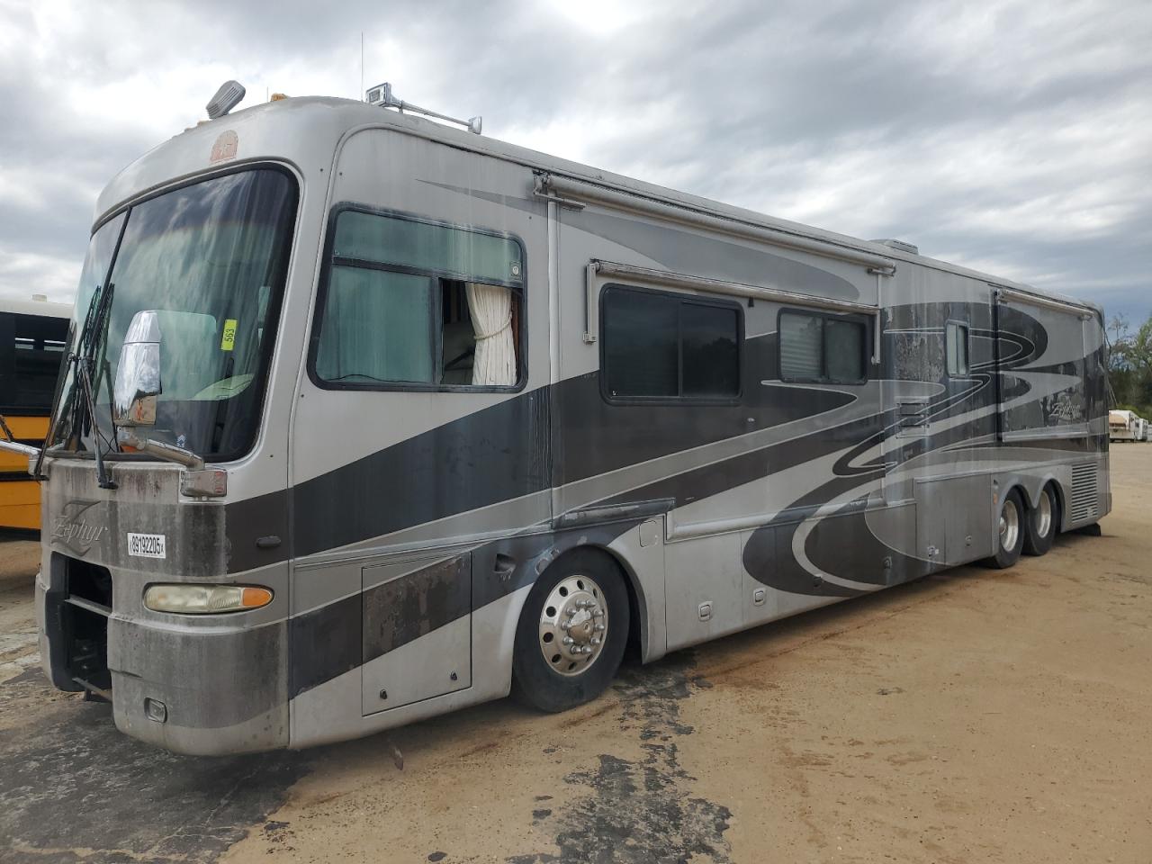 2005 Spartan Motors Motorhome 4Vz for Sale in Midway, FL - Minor Dent/Scratches