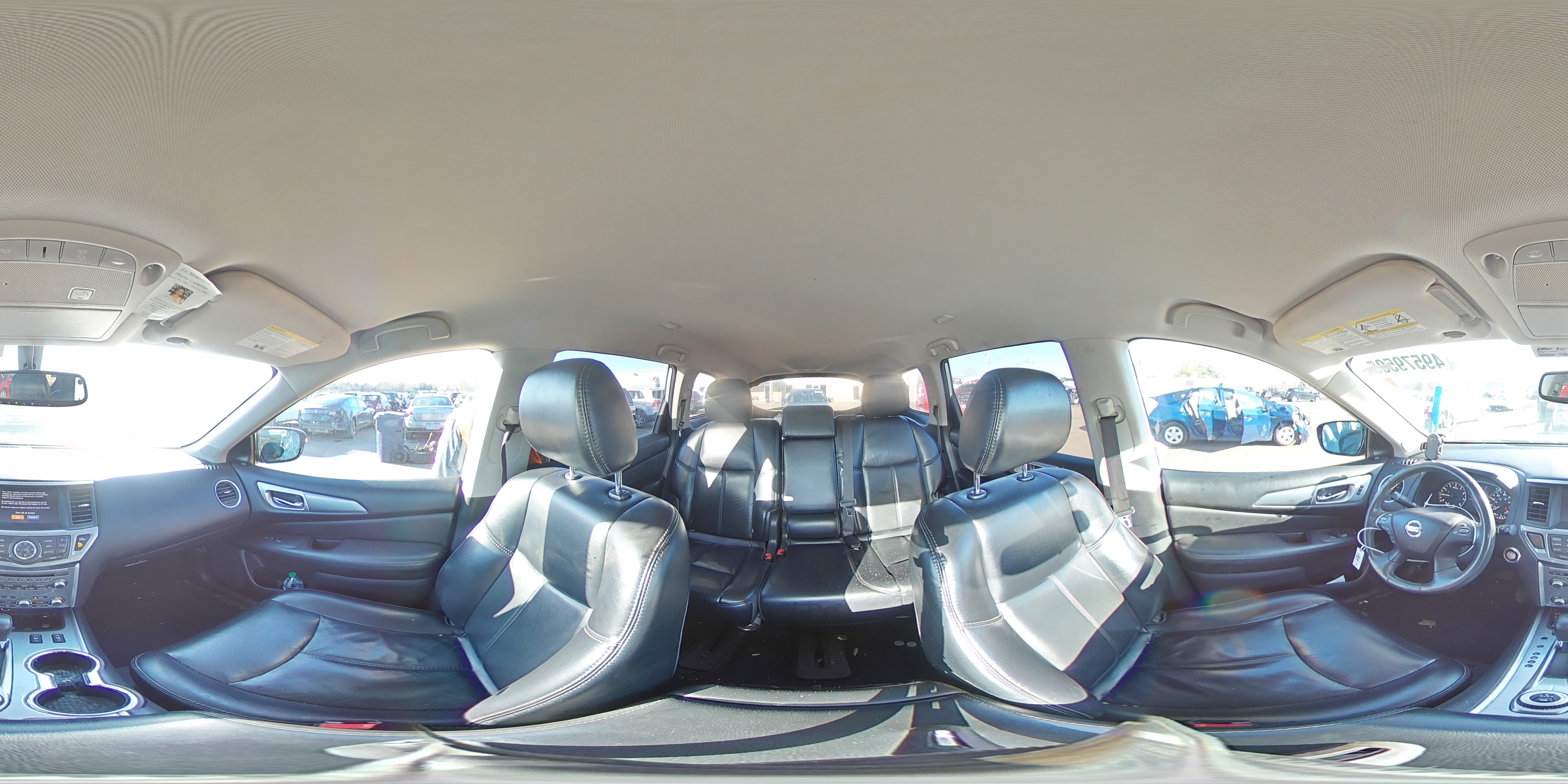 2017 Nissan Pathfinder - Image 14