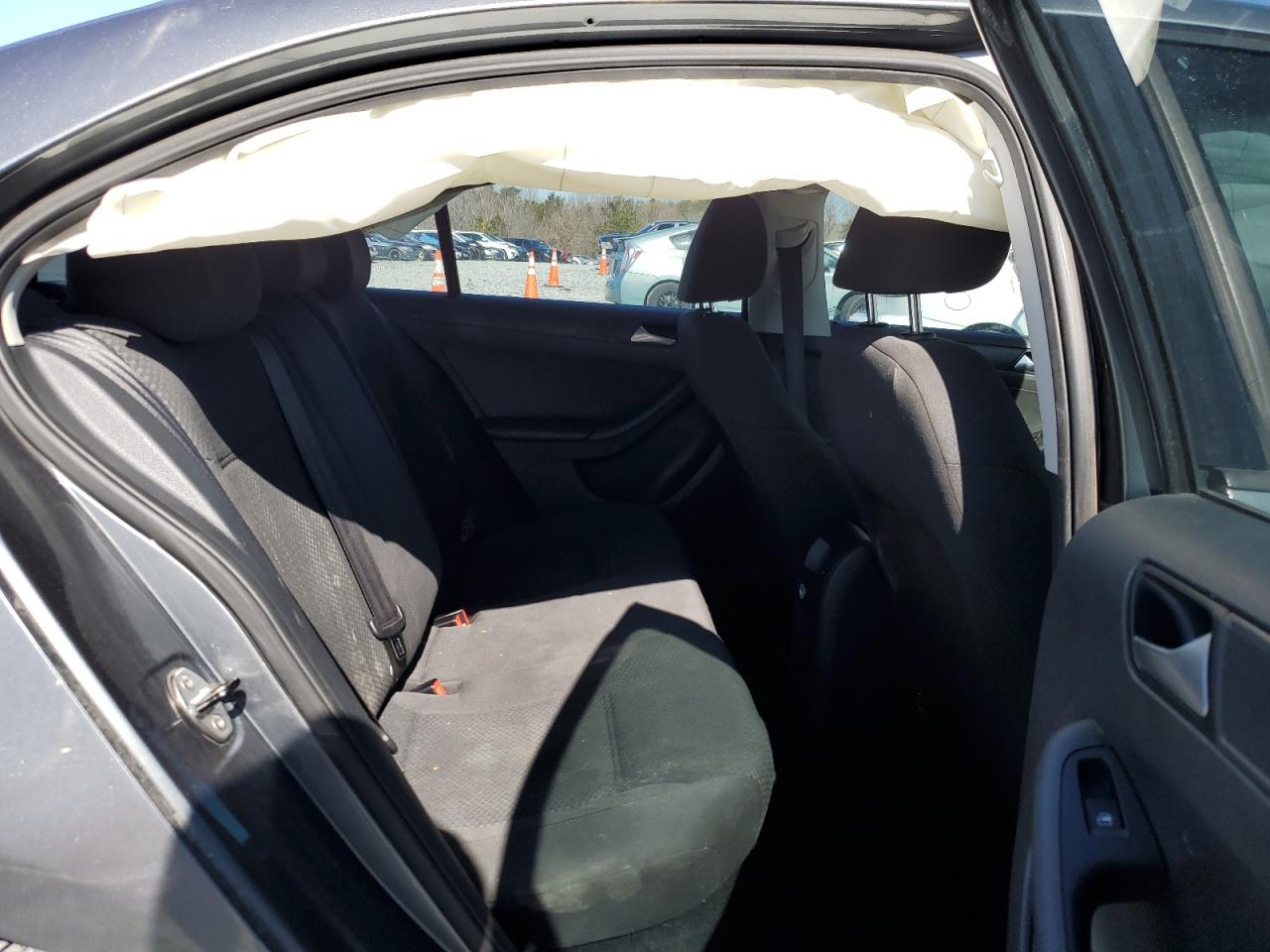 2014 Volkswagen Jetta - Image 10