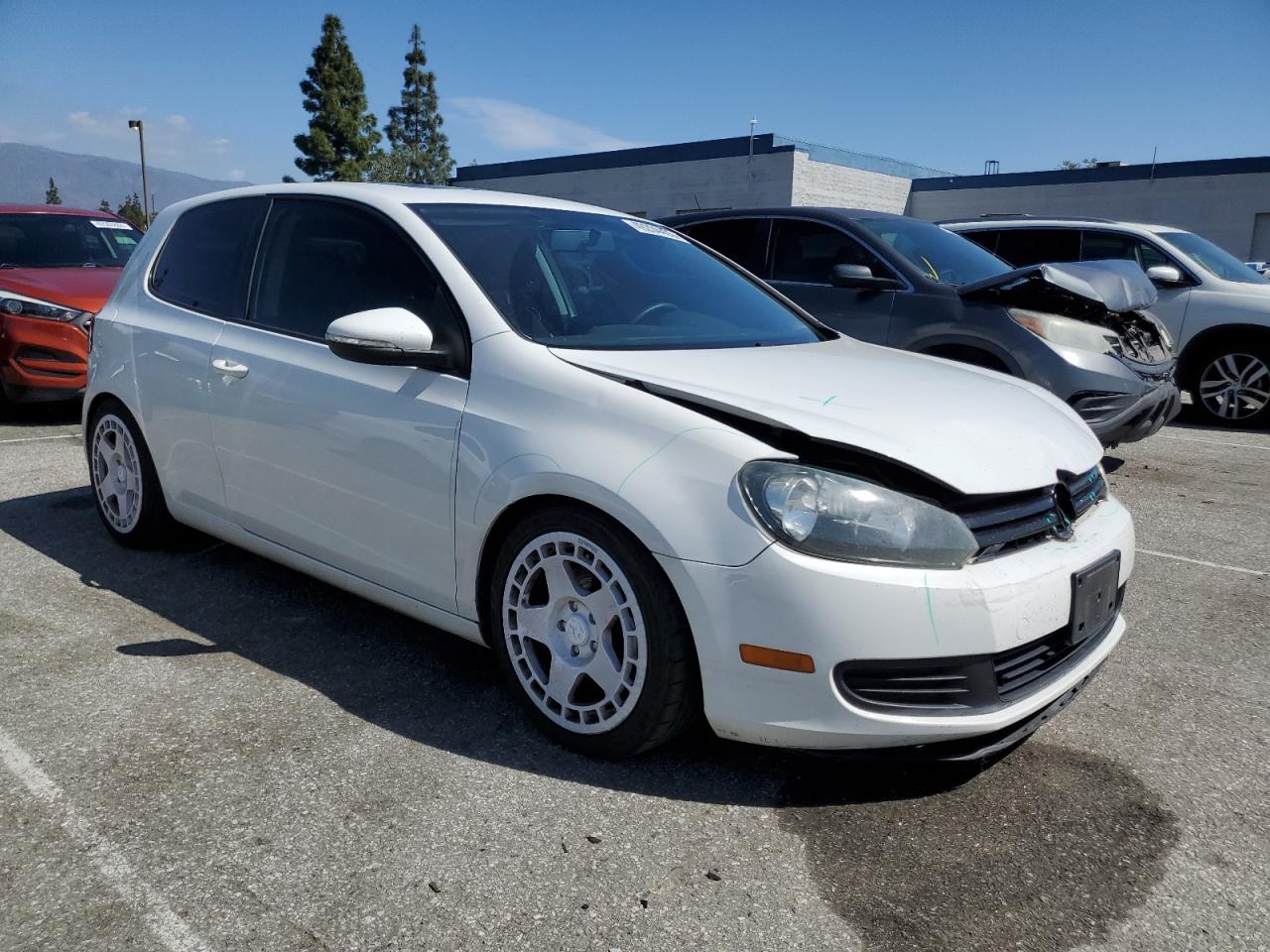 2010 Volkswagen Golf - Image 4