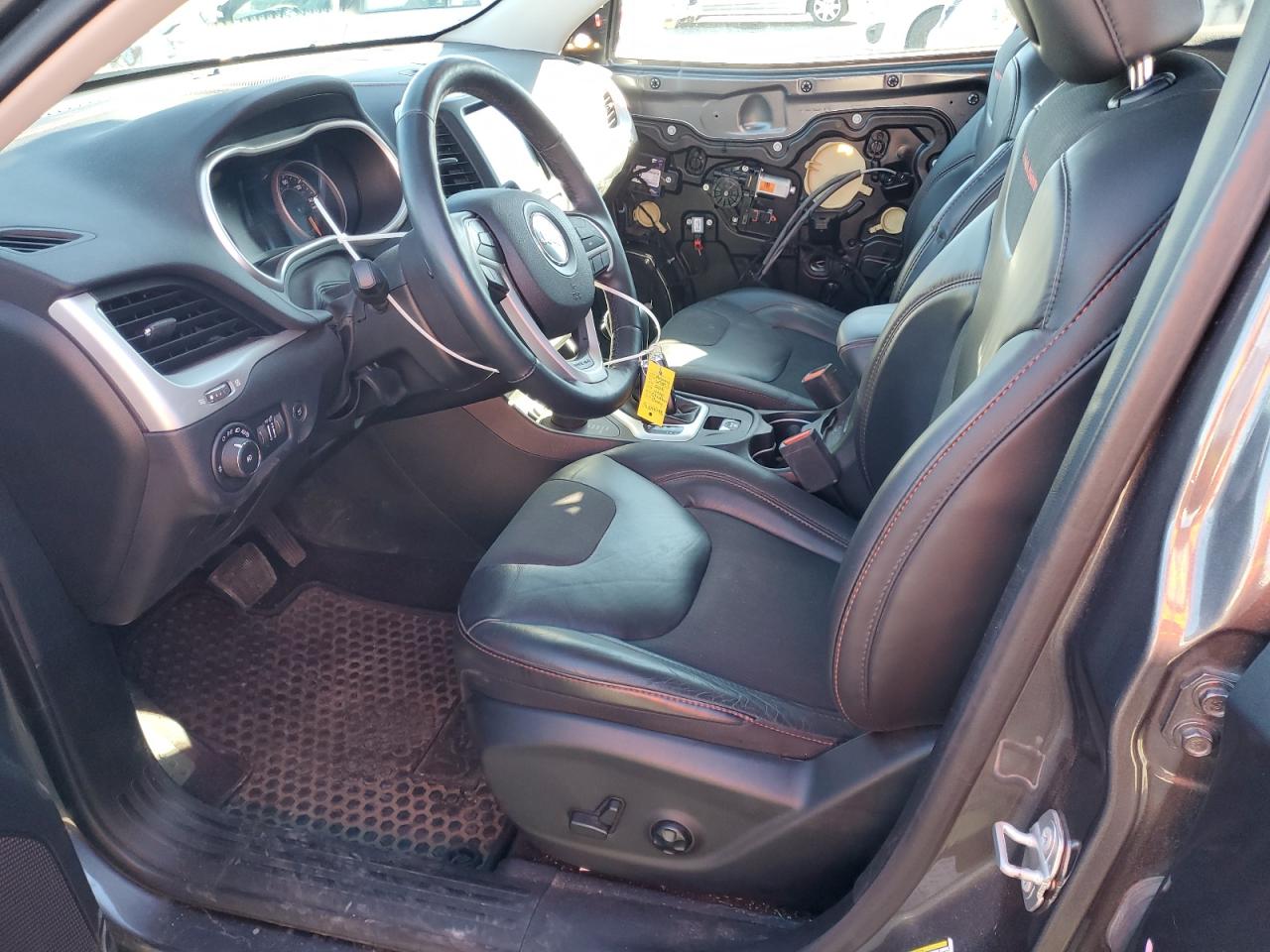 2018 Jeep Cherokee - Image 7