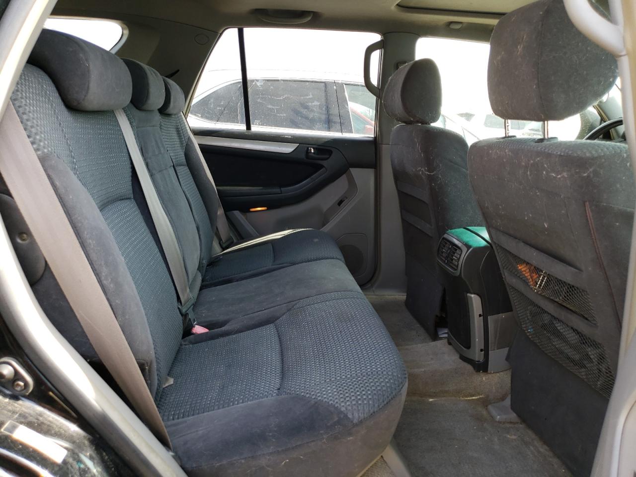 2004 Toyota 4Runner - Image 11