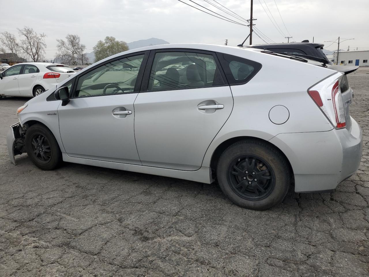 2015 Toyota Prius - Image 2