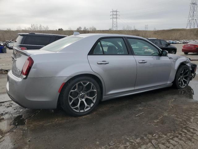  CHRYSLER 300 2018 Srebrny