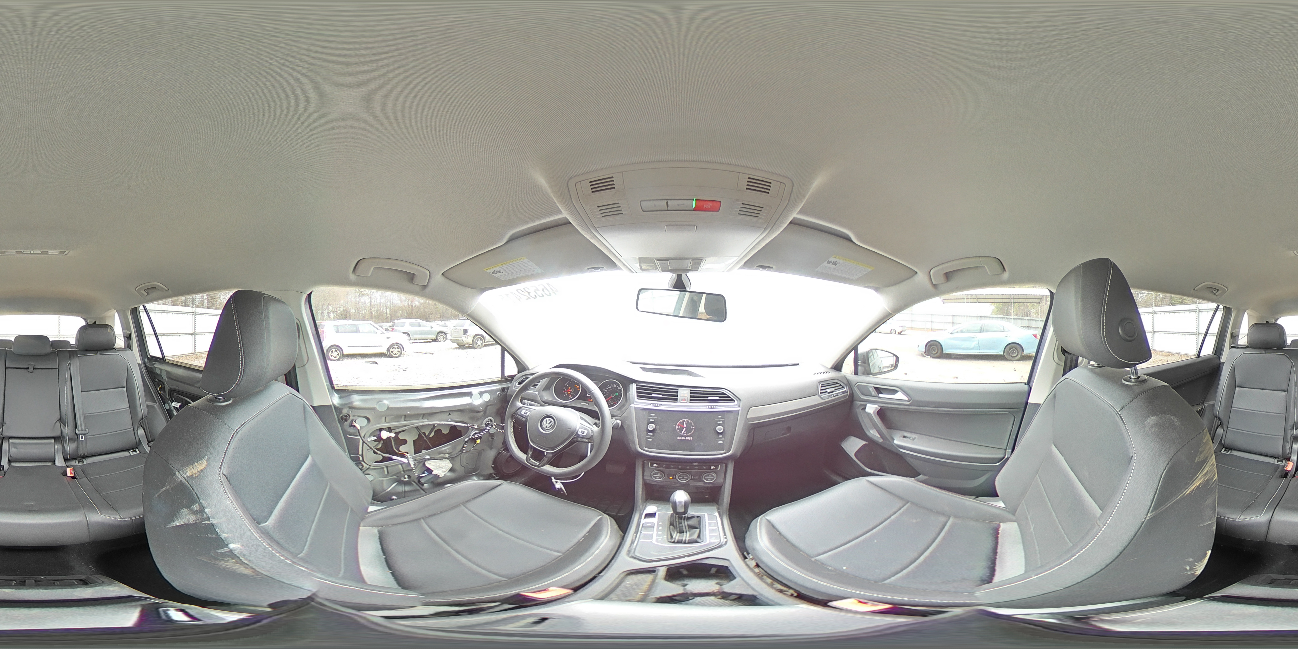 2021 Volkswagen Tiguan - Image 16