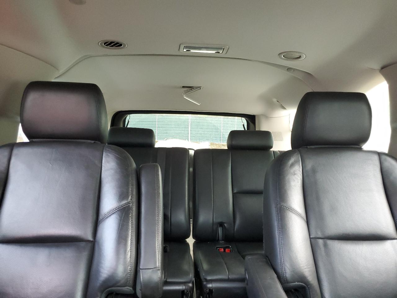 2013 Cadillac Escalade - Image 10