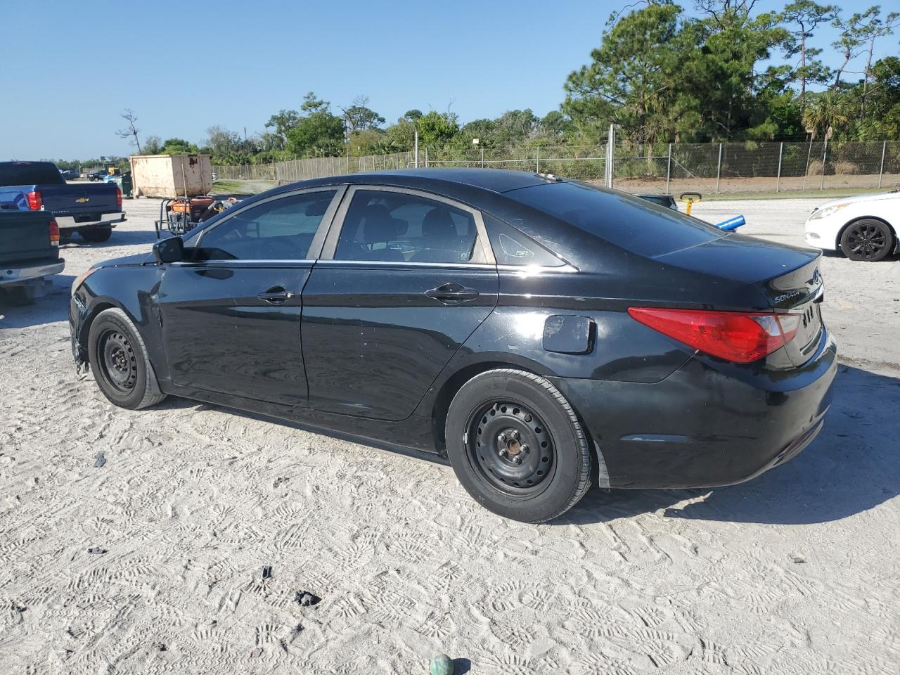 2012 Hyundai Sonata - Image 2