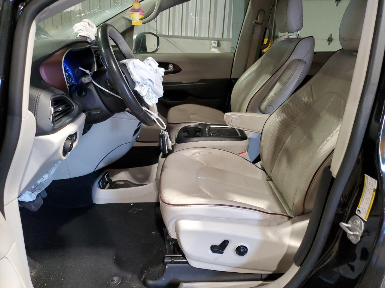 2020 Chrysler Pacifica - Image 7
