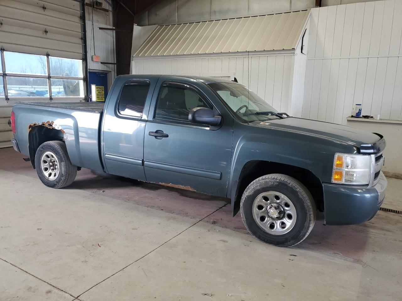2010 Chevrolet Silverado - Image 4