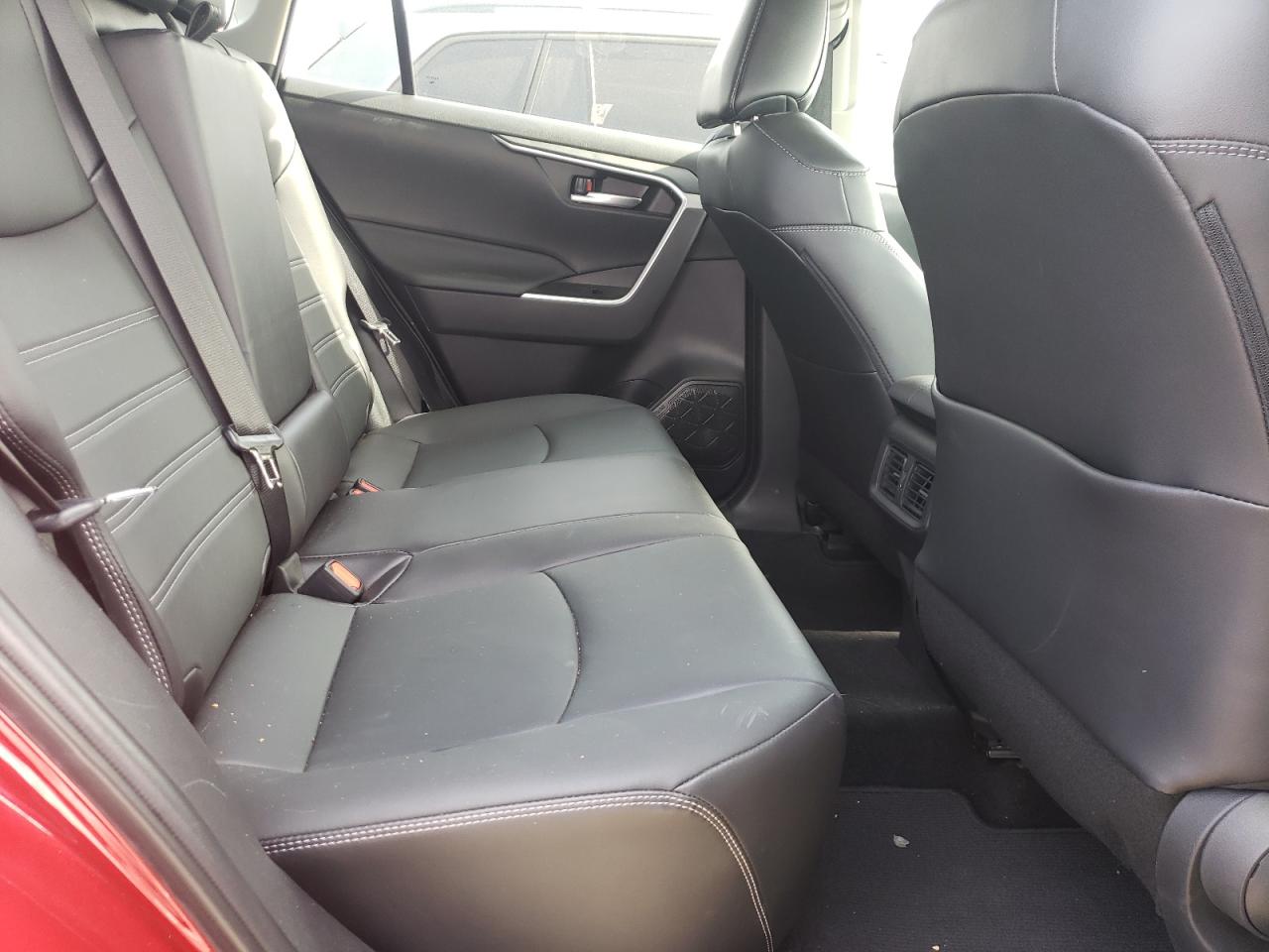 2023 Toyota RAV 4 - Image 11
