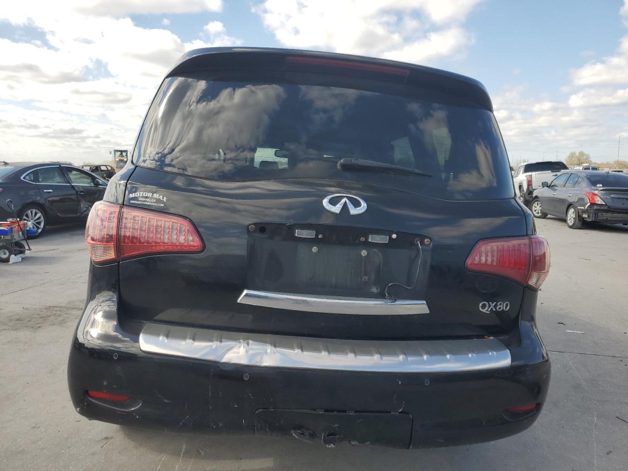 2015 Infiniti QX80 - Image 6
