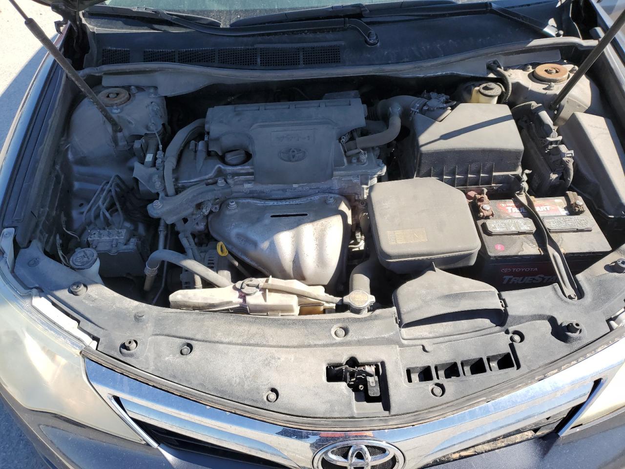 2012 Toyota Camry - Image 11