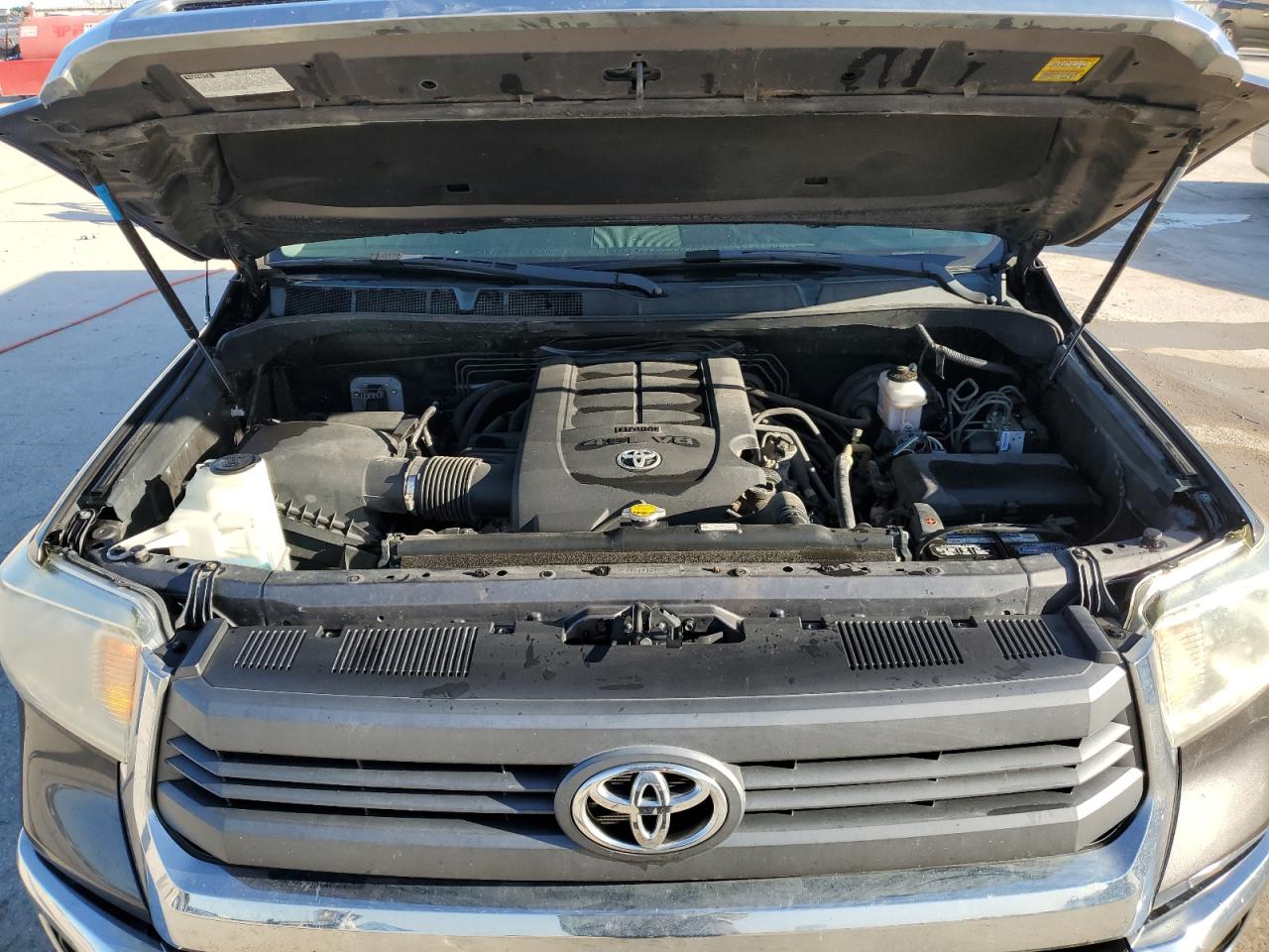 2014 Toyota Tundra - Image 11