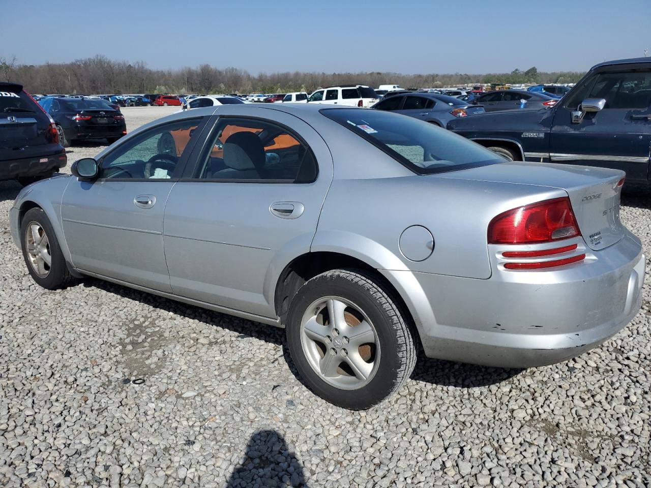 2005 Dodge Stratus - Image 2
