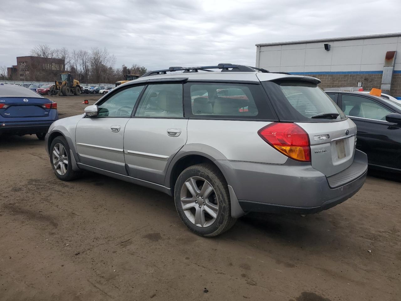 2007 Subaru Outback - Image 2