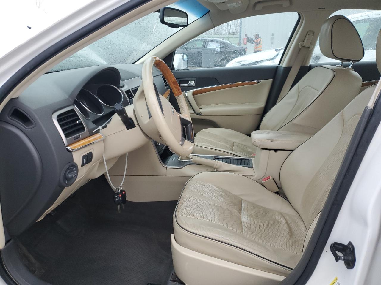 2010 Lincoln MKZ - Image 7