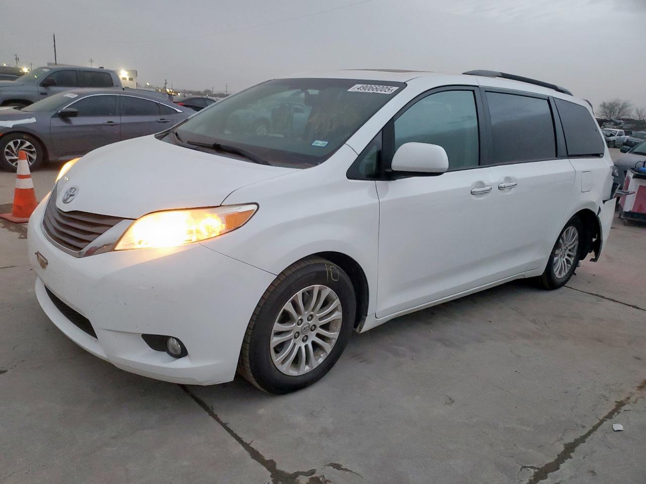 2014 Toyota Sienna Xle