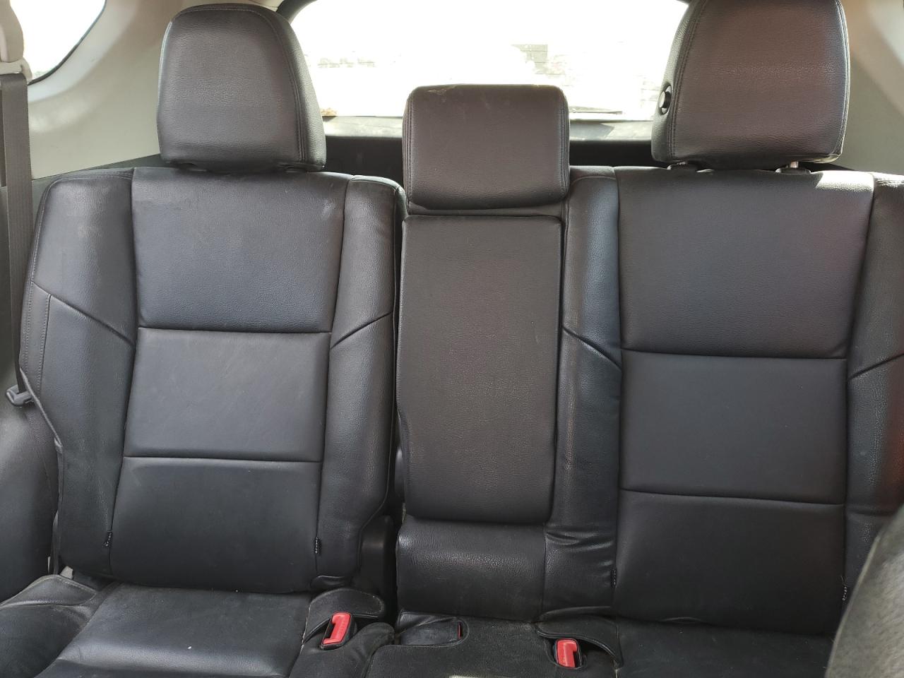 2015 Toyota RAV 4 - Image 10