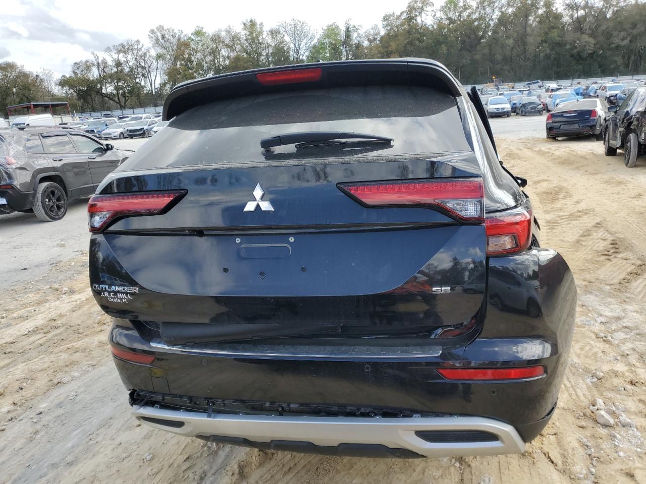 2024 Mitsubishi Outlander - Image 6