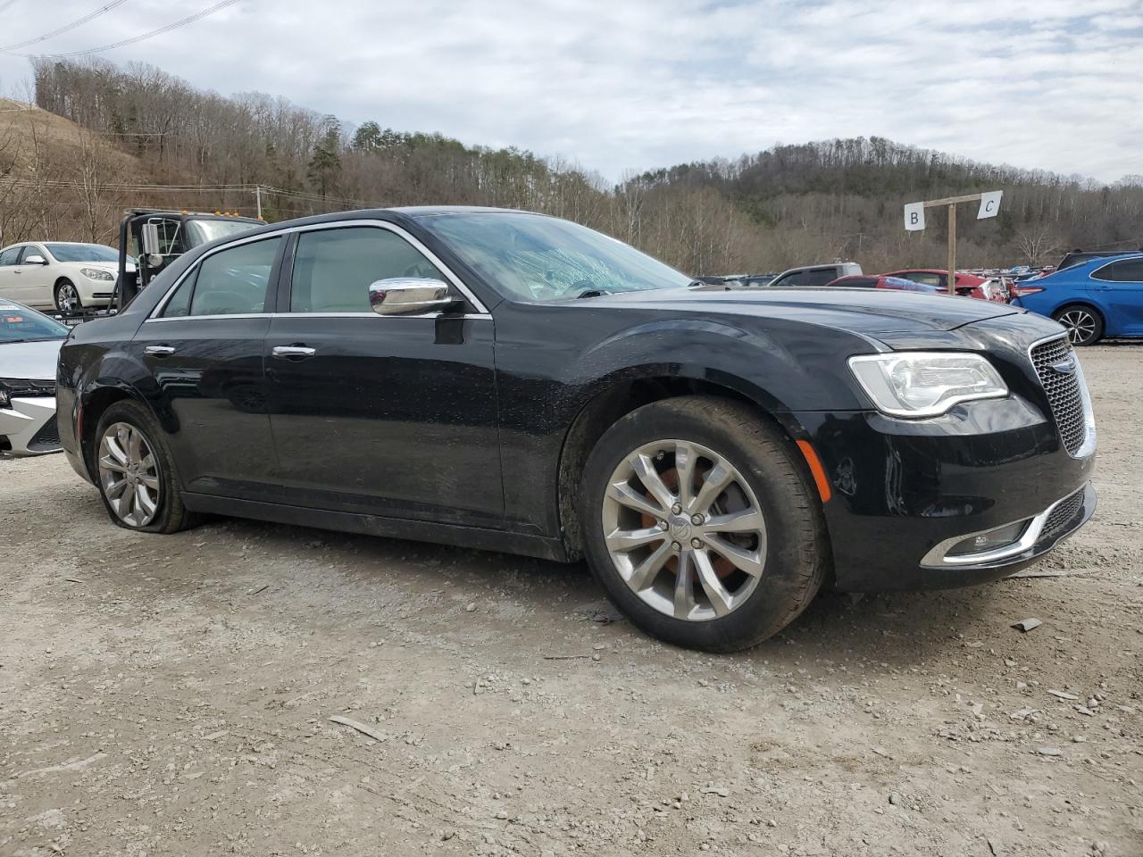2018 Chrysler 300 - Image 4