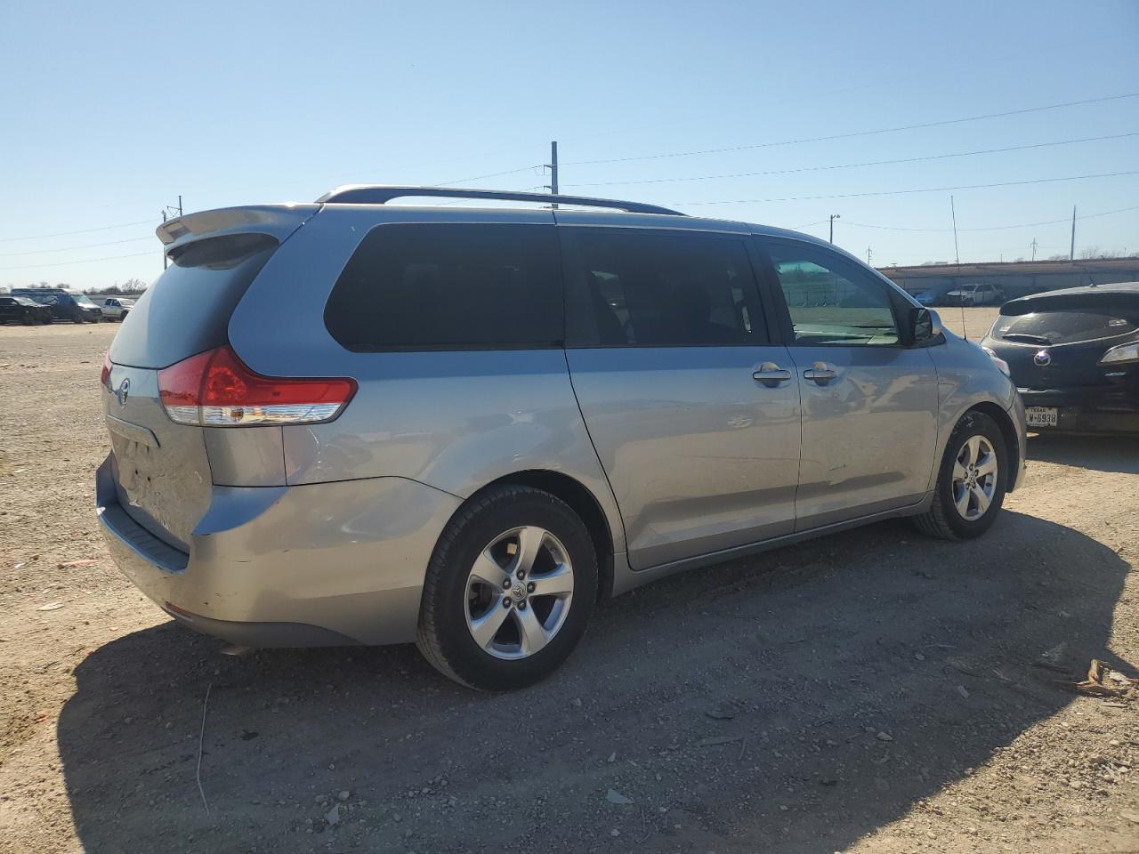 2013 Toyota Sienna - Image 3