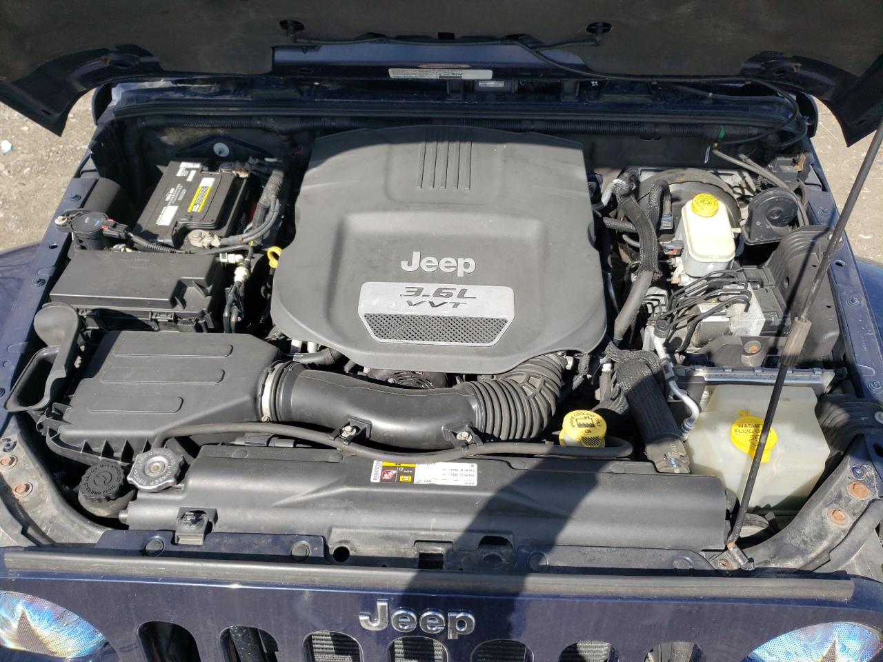 2013 Jeep Wrangler - Image 12