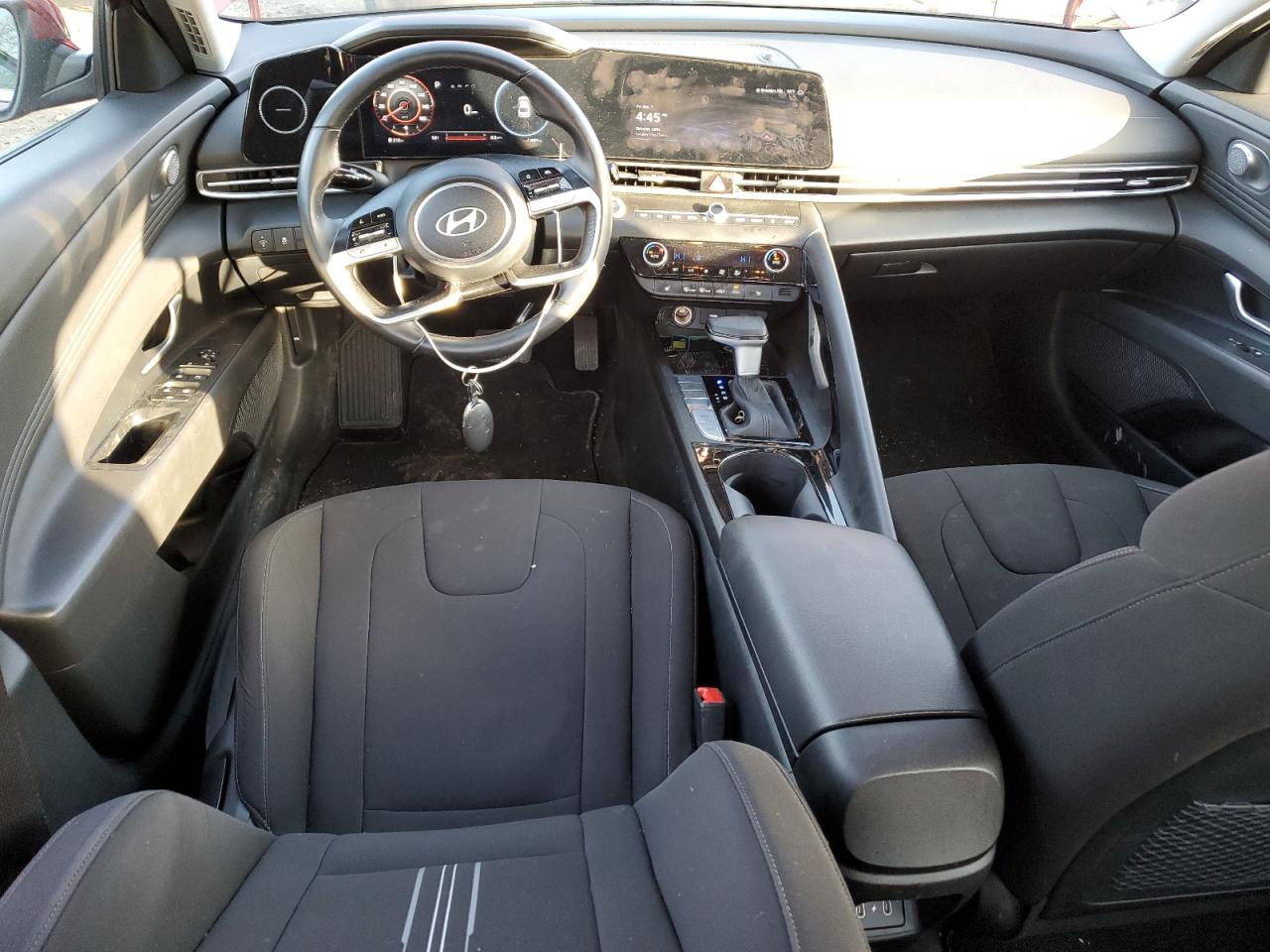 2024 Hyundai Elantra - Image 8