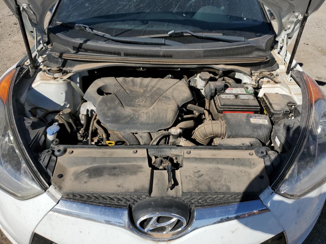2017 Hyundai Veloster - Image 11