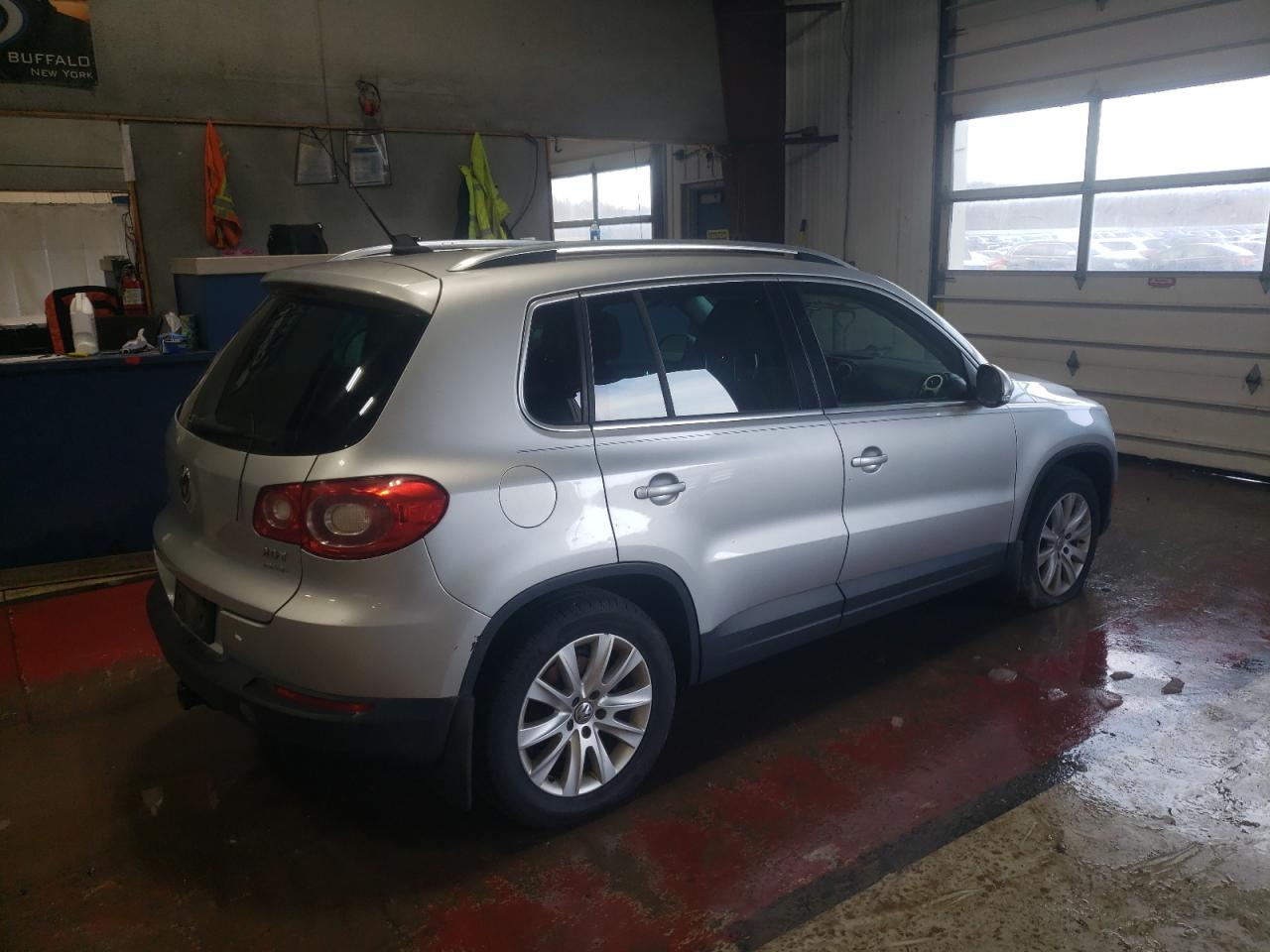 2009 Volkswagen Tiguan - Image 3