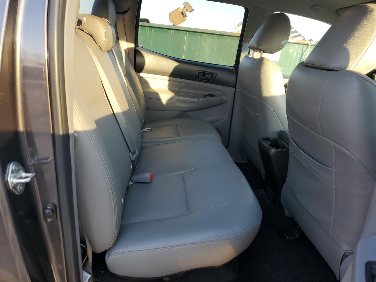 2015 Toyota Tacoma - Image 10