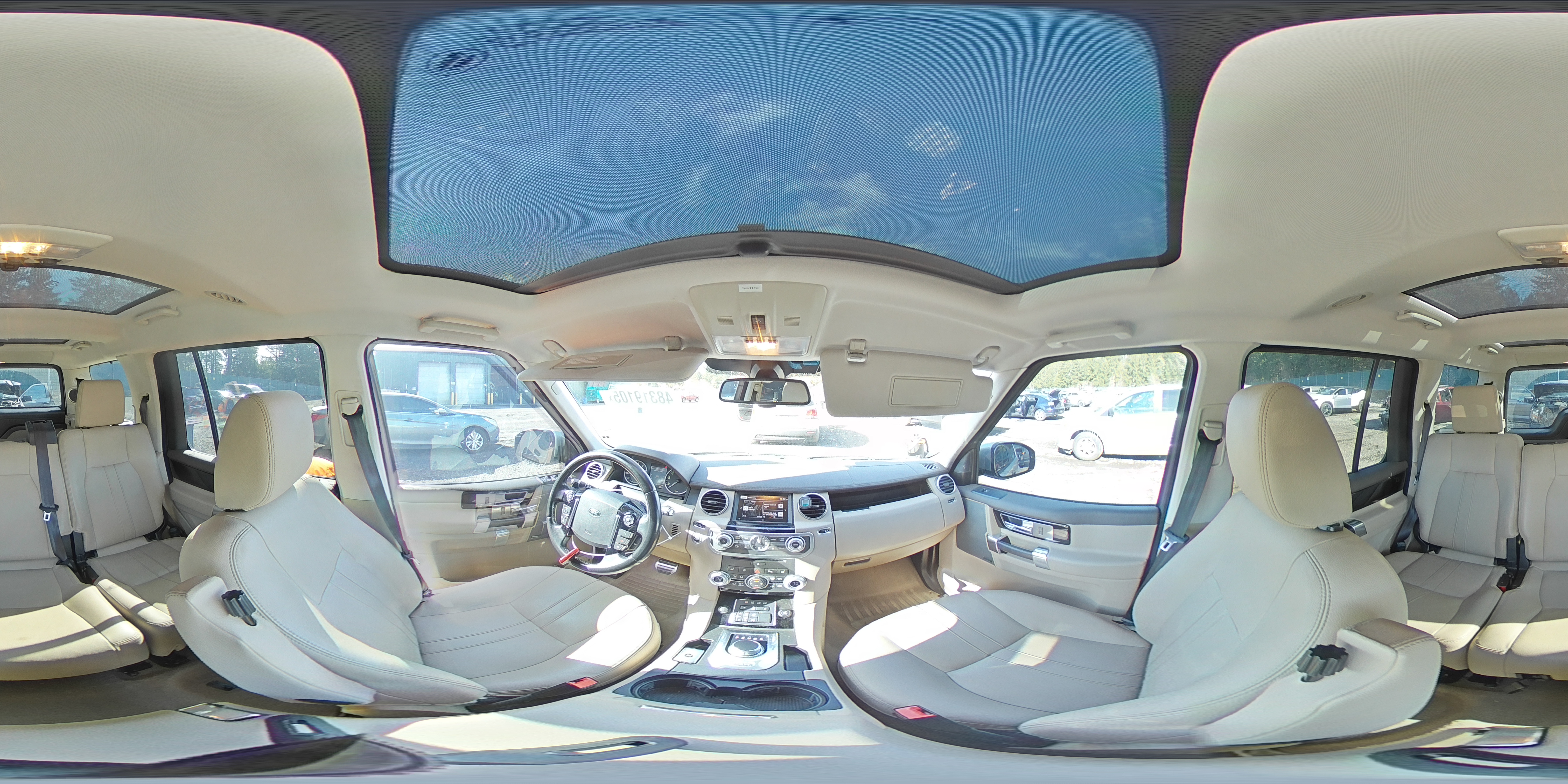 2016 Land Rover LR4 - Image 14