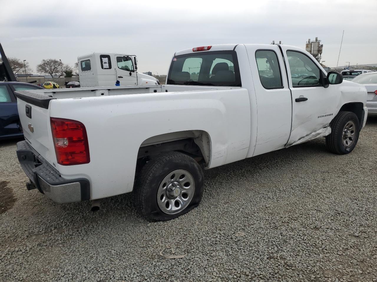2009 Chevrolet Silverado - Image 3