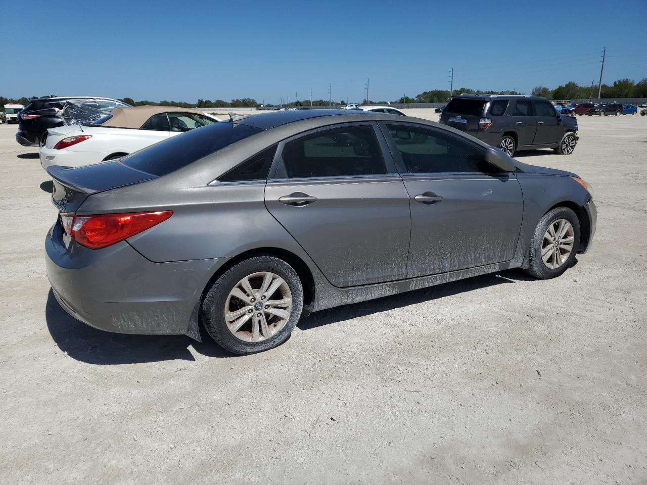 2013 Hyundai Sonata - Image 3