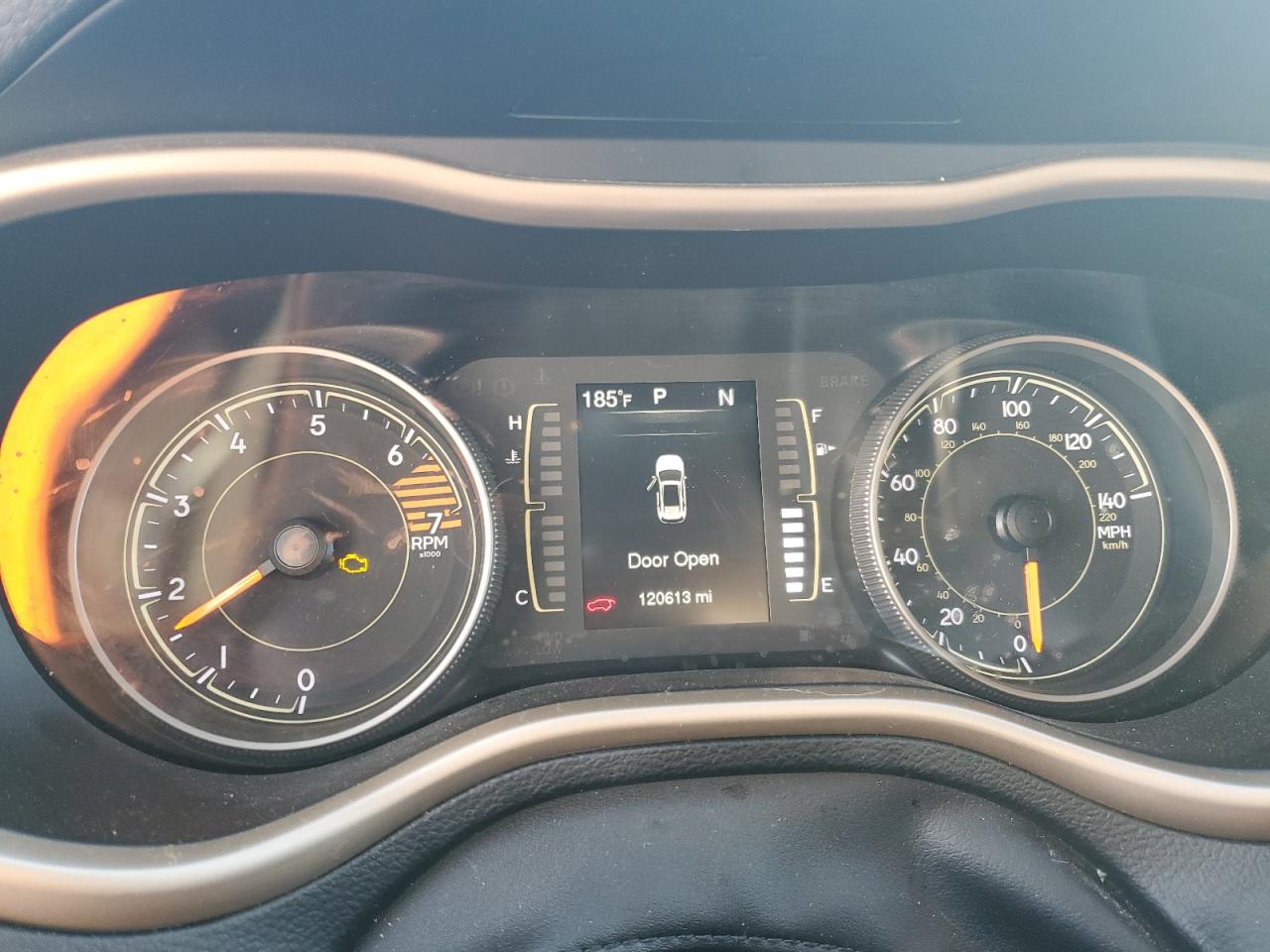 2018 Jeep Grand Cherokee - Image 9
