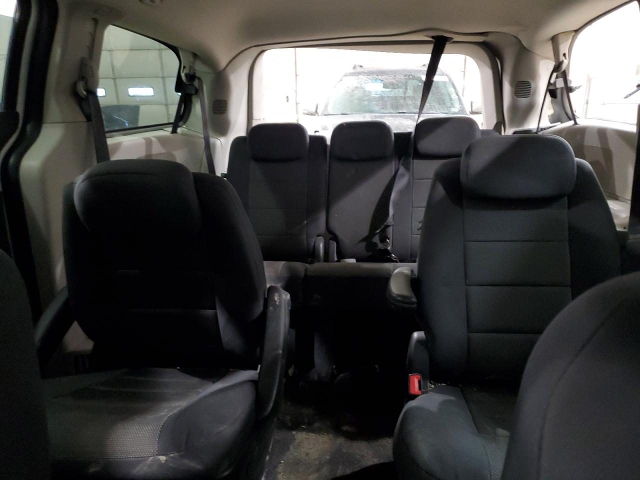 2009 Dodge Caravan - Image 10