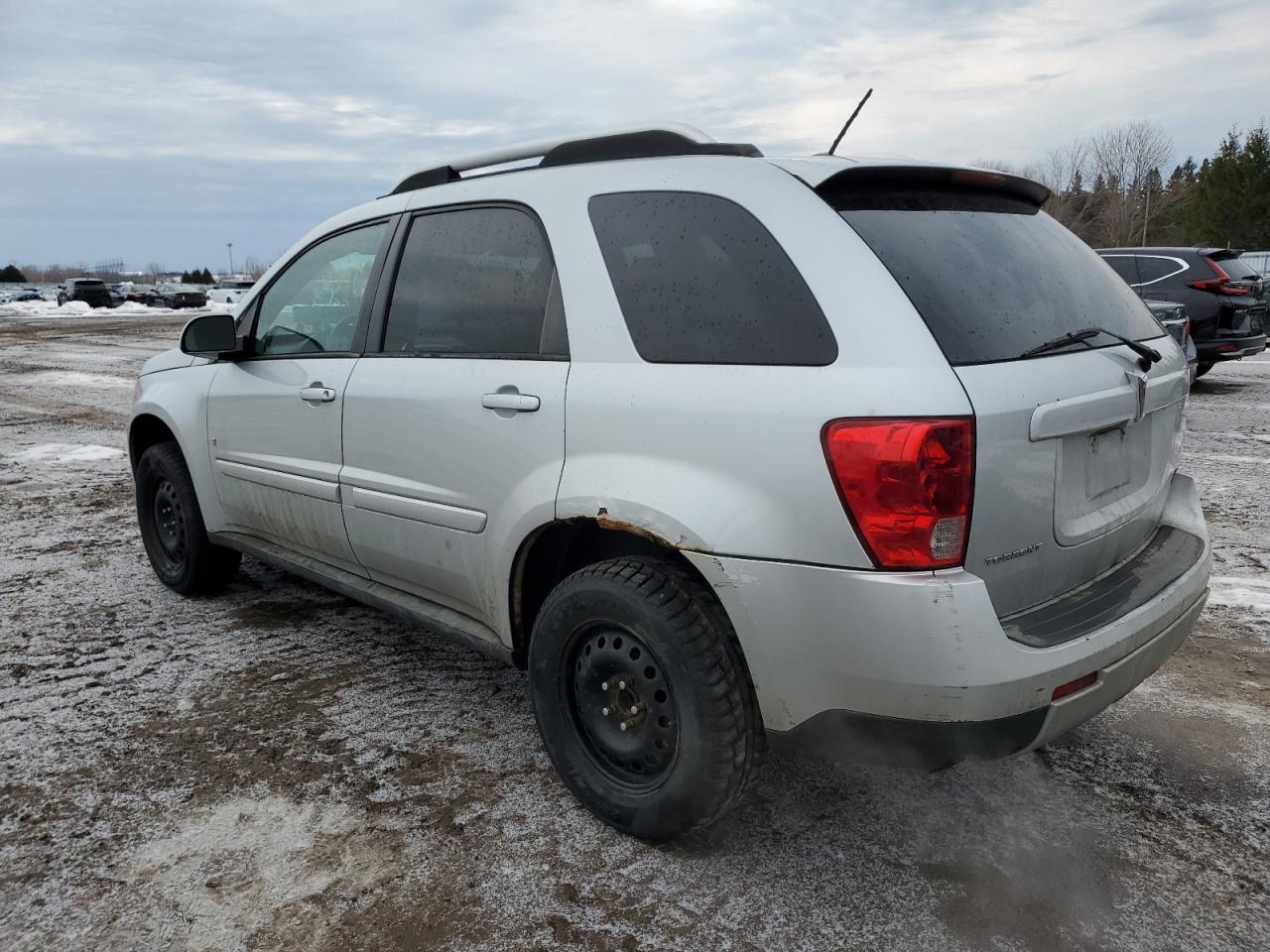 2009 Pontiac Torrent - Image 2