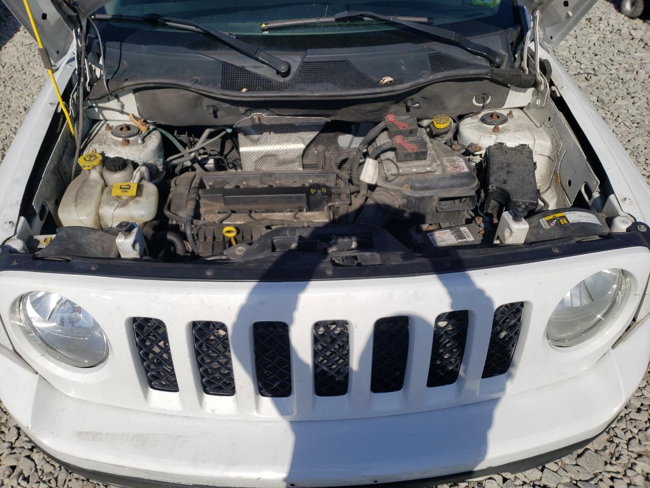 2015 Jeep Liberty (Patriot) - Image 12