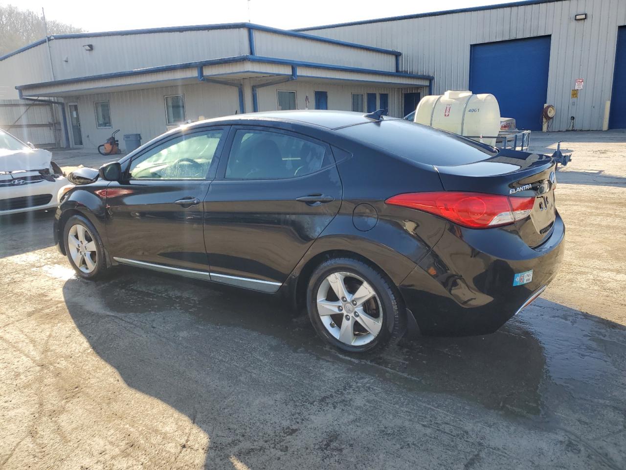 2013 Hyundai Elantra - Image 2