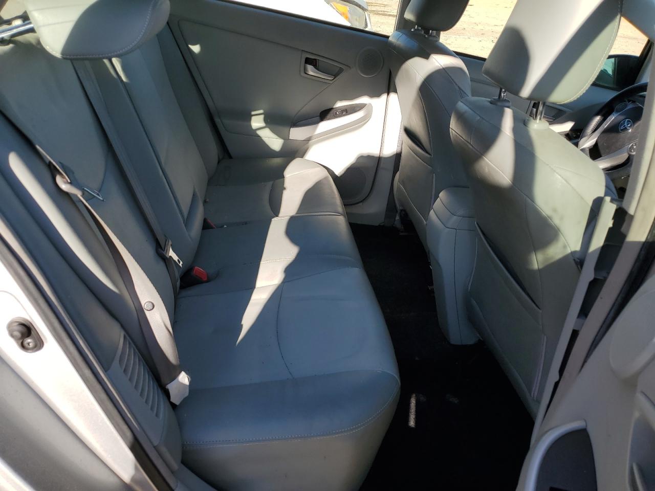 2012 Toyota Prius - Image 10