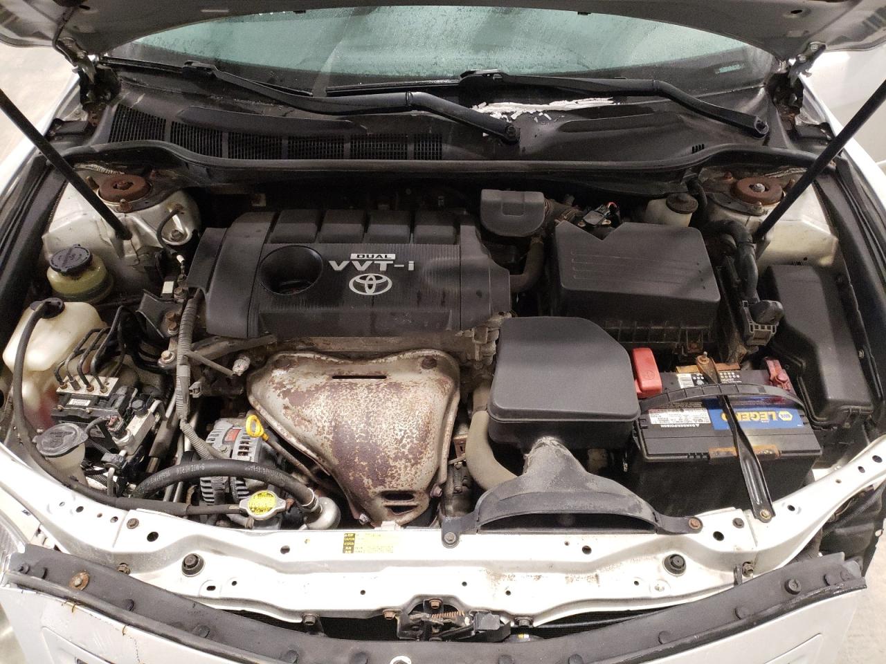 2010 Toyota Camry - Image 12