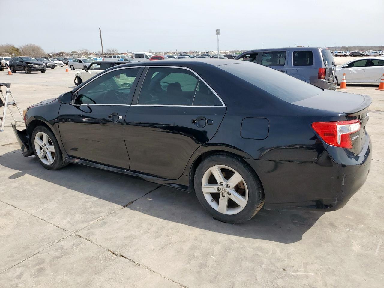 2014 Toyota Camry - Image 2