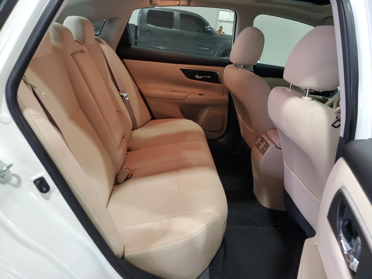 2015 Nissan Altima - Image 10
