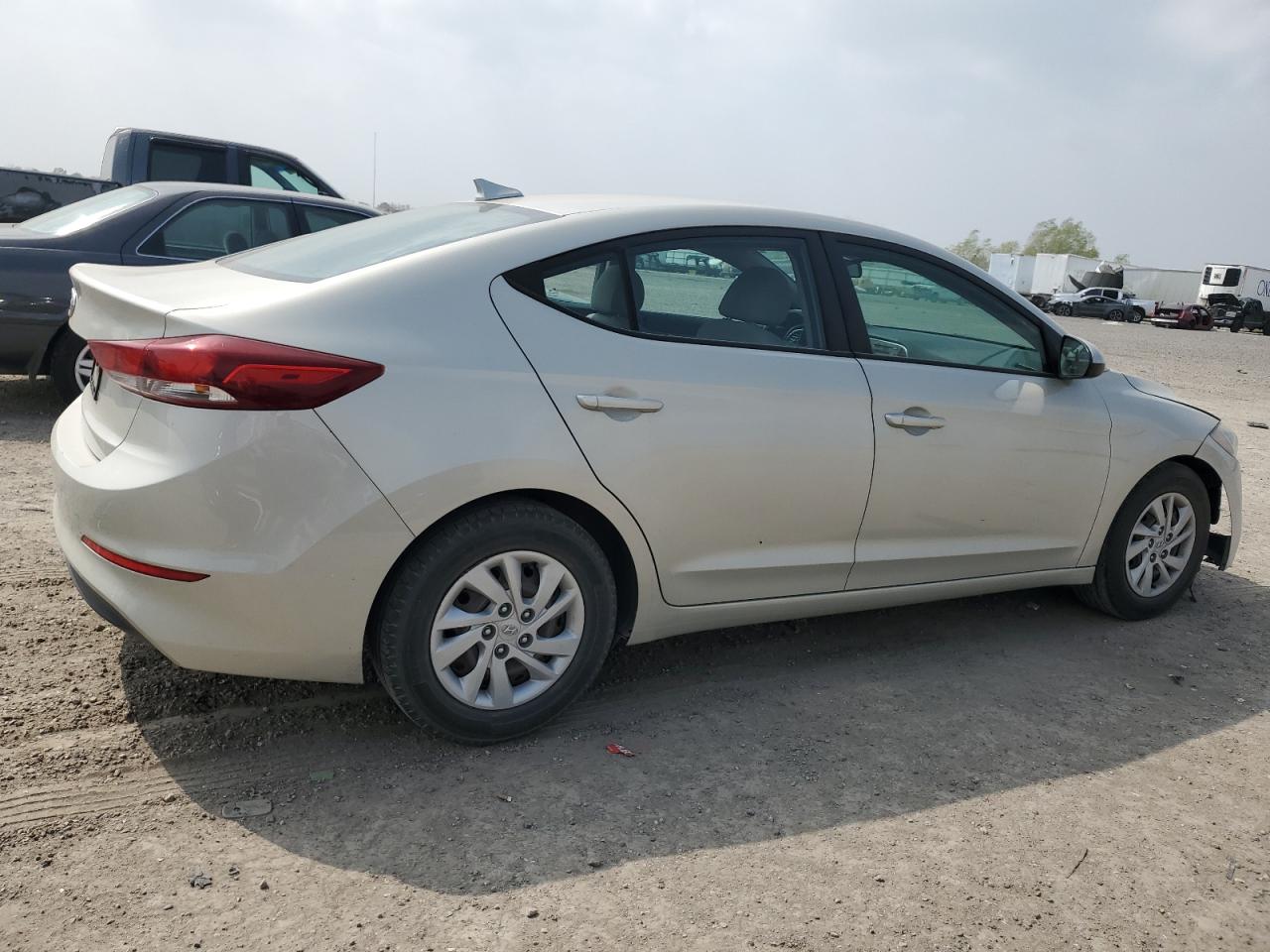 2017 Hyundai Elantra - Image 3