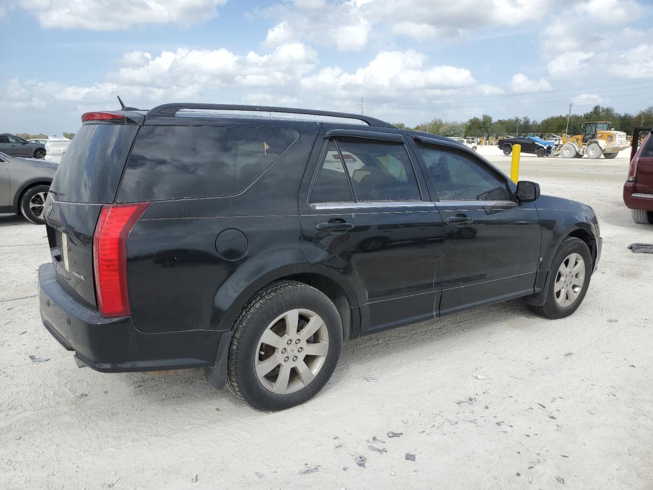 2007 Cadillac SRX - Image 3