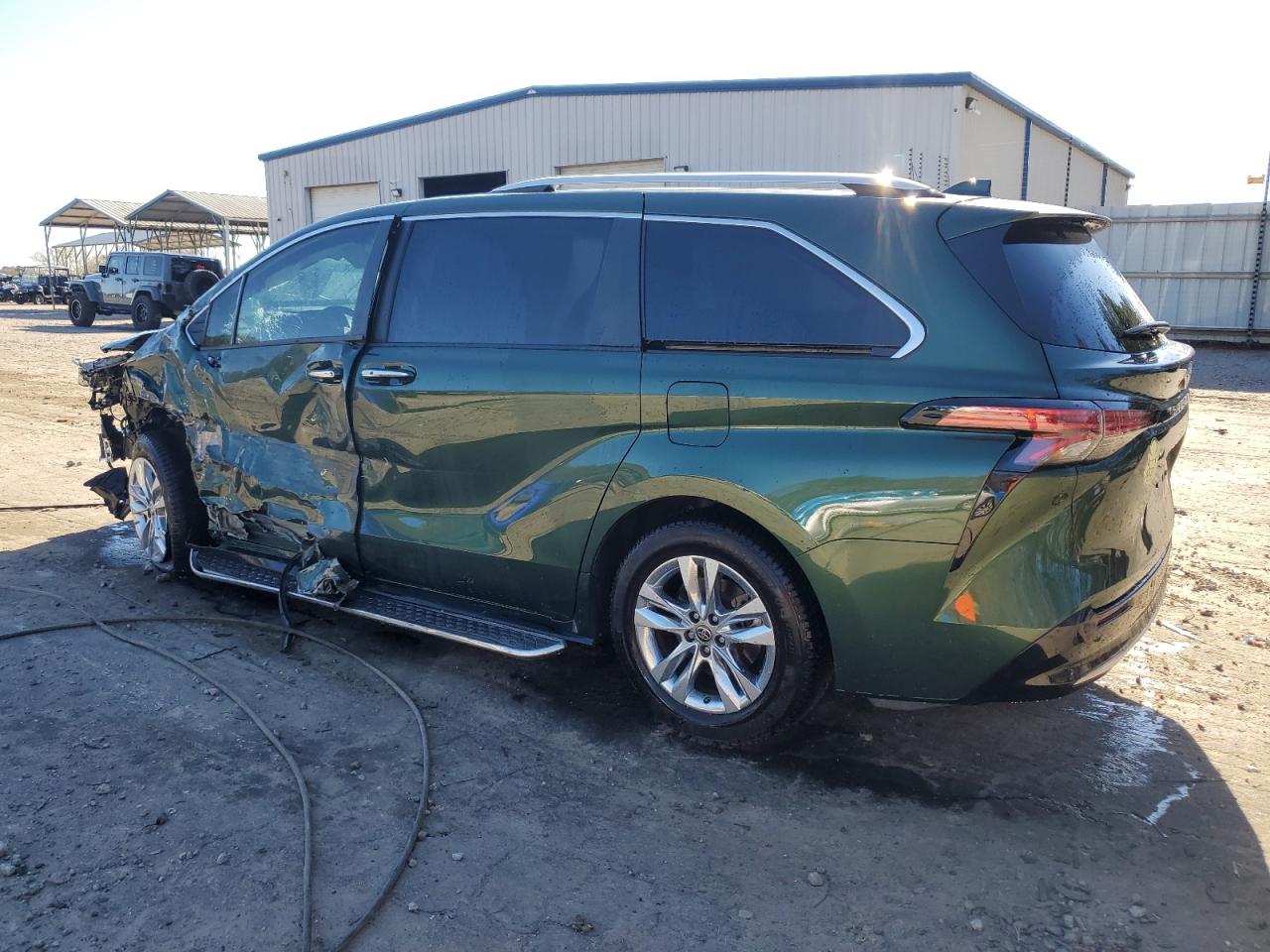 2022 Toyota Sienna - Image 2