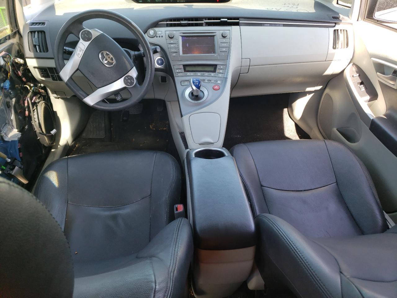 2014 Toyota Prius - Image 8