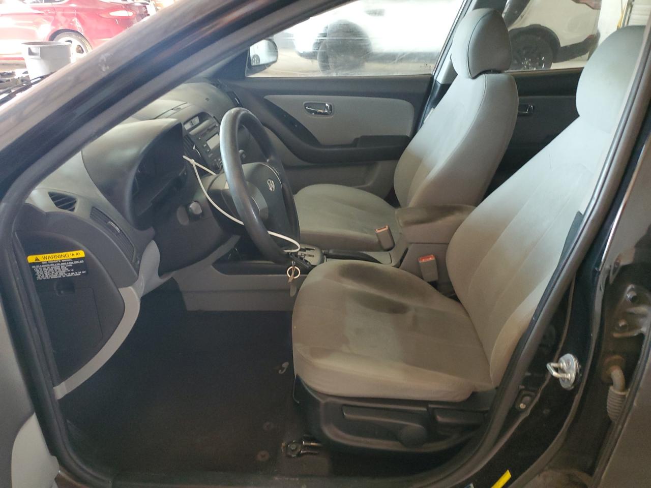 2010 Hyundai Elantra - Image 7