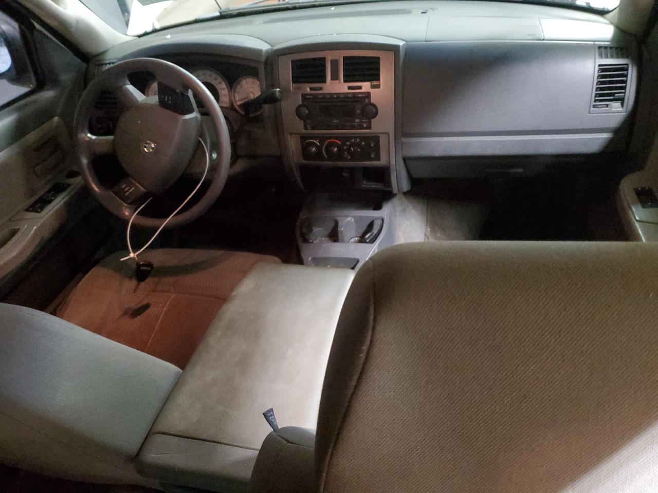 2007 Dodge Dakota - Image 8